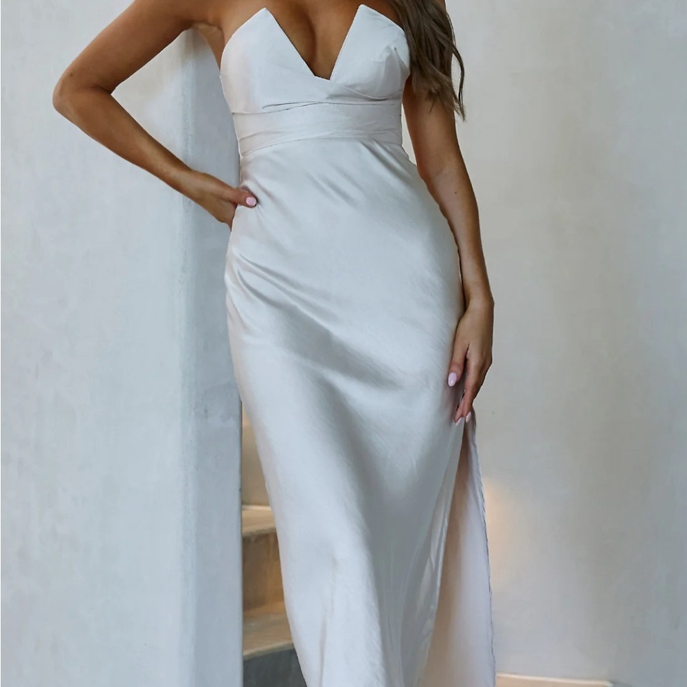Selfie Leslie Ma Jolie Strapless Midi Dress in Champagne